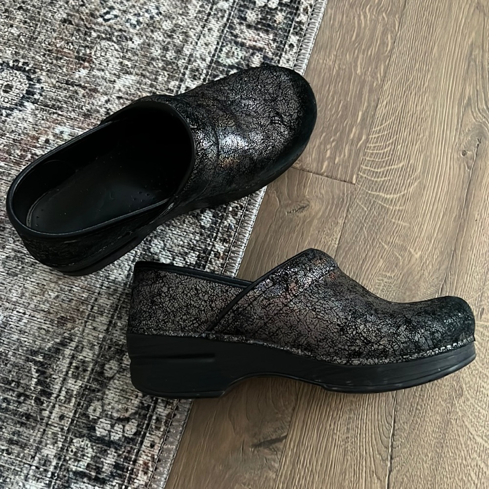 Dansko clogs size 37
